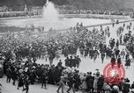 Immagine di Dignitari lasciare Versailles FRANCIA, 1919, secondo 62 filmato di repertorio 65675029032