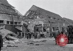 Standbild Leichen von Gefangenen Nordhausen Deutschland, 1945, aus Sekunde 10 historischem Filmmaterial Videoclip 65675029042