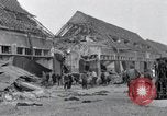 Standbild Leichen von Gefangenen Nordhausen Deutschland, 1945, aus Sekunde 11 historischem Filmmaterial Videoclip 65675029042