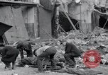 Standbild Leichen von Gefangenen Nordhausen Deutschland, 1945, aus Sekunde 15 historischem Filmmaterial Videoclip 65675029042