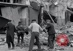 Standbild Leichen von Gefangenen Nordhausen Deutschland, 1945, aus Sekunde 17 historischem Filmmaterial Videoclip 65675029042
