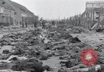 Standbild Leichen von Gefangenen Nordhausen Deutschland, 1945, aus Sekunde 28 historischem Filmmaterial Videoclip 65675029042