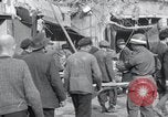 Standbild Leichen von Gefangenen Nordhausen Deutschland, 1945, aus Sekunde 49 historischem Filmmaterial Videoclip 65675029042