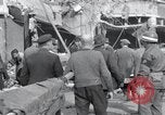 Standbild Leichen von Gefangenen Nordhausen Deutschland, 1945, aus Sekunde 52 historischem Filmmaterial Videoclip 65675029042