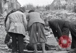 Standbild Leichen von Gefangenen Nordhausen Deutschland, 1945, aus Sekunde 62 historischem Filmmaterial Videoclip 65675029042