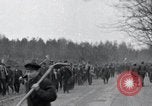 Standbild Nordhausen KZ-Opfern Nordhausen Deutschland, 1945, aus Sekunde 1 historischem Filmmaterial Videoclip 65675029043