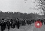Standbild Nordhausen KZ-Opfern Nordhausen Deutschland, 1945, aus Sekunde 3 historischem Filmmaterial Videoclip 65675029043
