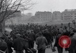 Standbild Nordhausen KZ-Opfern Nordhausen Deutschland, 1945, aus Sekunde 29 historischem Filmmaterial Videoclip 65675029043