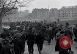 Standbild Nordhausen KZ-Opfern Nordhausen Deutschland, 1945, aus Sekunde 35 historischem Filmmaterial Videoclip 65675029043