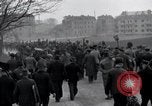 Standbild Nordhausen KZ-Opfern Nordhausen Deutschland, 1945, aus Sekunde 36 historischem Filmmaterial Videoclip 65675029043