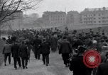 Standbild Nordhausen KZ-Opfern Nordhausen Deutschland, 1945, aus Sekunde 40 historischem Filmmaterial Videoclip 65675029043