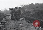 Standbild Nordhausen KZ-Opfern Nordhausen Deutschland, 1945, aus Sekunde 54 historischem Filmmaterial Videoclip 65675029043