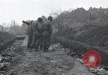 Standbild Nordhausen KZ-Opfern Nordhausen Deutschland, 1945, aus Sekunde 55 historischem Filmmaterial Videoclip 65675029043
