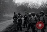 Standbild freigegeben amerikanischen Gefangenen Grasleben Deutschland, 1945, aus Sekunde 14 historischem Filmmaterial Videoclip 65675029044