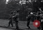 Standbild freigegeben amerikanischen Gefangenen Grasleben Deutschland, 1945, aus Sekunde 15 historischem Filmmaterial Videoclip 65675029044