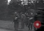 Standbild freigegeben amerikanischen Gefangenen Grasleben Deutschland, 1945, aus Sekunde 24 historischem Filmmaterial Videoclip 65675029044