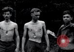 Standbild freigegeben amerikanischen Gefangenen Grasleben Deutschland, 1945, aus Sekunde 30 historischem Filmmaterial Videoclip 65675029044
