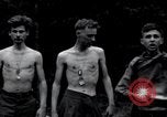 Standbild freigegeben amerikanischen Gefangenen Grasleben Deutschland, 1945, aus Sekunde 31 historischem Filmmaterial Videoclip 65675029044