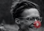 Standbild freigegeben amerikanischen Gefangenen Grasleben Deutschland, 1945, aus Sekunde 43 historischem Filmmaterial Videoclip 65675029044