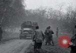 Standbild freigegeben amerikanischen Gefangenen Grasleben Deutschland, 1945, aus Sekunde 59 historischem Filmmaterial Videoclip 65675029044