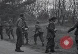 Immagine di Rilasciato americani prigionieri Grasleben Germania, 1945, secondo 5 filmato di repertorio 65675029046