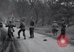Immagine di Rilasciato americani prigionieri Grasleben Germania, 1945, secondo 16 filmato di repertorio 65675029046