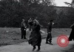 Immagine di Rilasciato americani prigionieri Grasleben Germania, 1945, secondo 45 filmato di repertorio 65675029046