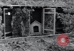 Standbild Exhumierungen von Leichen Arnstadt Deutschland, 1945, aus Sekunde 50 historischem Filmmaterial Videoclip 65675029048