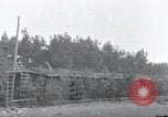 Standbild Exhumierungen von Leichen Arnstadt Deutschland, 1945, aus Sekunde 53 historischem Filmmaterial Videoclip 65675029048