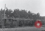Standbild Exhumierungen von Leichen Arnstadt Deutschland, 1945, aus Sekunde 55 historischem Filmmaterial Videoclip 65675029048