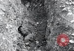 Image fosse Arnstadt Allemagne, 1945, de la seconde 14 séquences d'archives historiques vidéo 65675029051