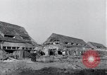 Image camp de concentration victimes Nordhausen Allemagne, 1945, de la seconde 10 séquences d'archives historiques vidéo 65675029052