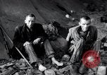 Image prisonniers émaciés Nordhausen Allemagne, 1945, de la seconde 3 séquences d'archives historiques vidéo 65675029053