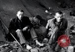 Image prisonniers émaciés Nordhausen Allemagne, 1945, de la seconde 4 séquences d'archives historiques vidéo 65675029053