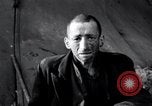 Image prisonniers émaciés Nordhausen Allemagne, 1945, de la seconde 6 séquences d'archives historiques vidéo 65675029053