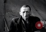 Image prisonniers émaciés Nordhausen Allemagne, 1945, de la seconde 7 séquences d'archives historiques vidéo 65675029053