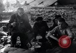 Image prisonniers émaciés Nordhausen Allemagne, 1945, de la seconde 30 séquences d'archives historiques vidéo 65675029053