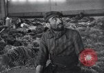 Image prisonniers émaciés Nordhausen Allemagne, 1945, de la seconde 53 séquences d'archives historiques vidéo 65675029053