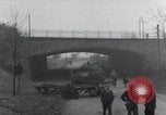 Immagine di Scatafascio M4 serbatoio Hilden Germania, 1945, secondo 11 filmato di repertorio 65675029060