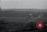 Standbild Artillerie shell Hits Tambach Deutschland, 1945, aus Sekunde 6 historischem Filmmaterial Videoclip 65675029071