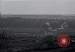 Standbild Artillerie shell Hits Tambach Deutschland, 1945, aus Sekunde 7 historischem Filmmaterial Videoclip 65675029071