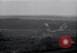 Standbild Artillerie shell Hits Tambach Deutschland, 1945, aus Sekunde 9 historischem Filmmaterial Videoclip 65675029071
