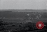 Standbild Artillerie shell Hits Tambach Deutschland, 1945, aus Sekunde 11 historischem Filmmaterial Videoclip 65675029071