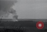Standbild Artillerie shell Hits Tambach Deutschland, 1945, aus Sekunde 20 historischem Filmmaterial Videoclip 65675029071