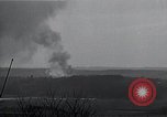 Standbild Artillerie shell Hits Tambach Deutschland, 1945, aus Sekunde 24 historischem Filmmaterial Videoclip 65675029071
