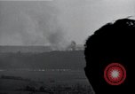 Standbild Artillerie shell Hits Tambach Deutschland, 1945, aus Sekunde 30 historischem Filmmaterial Videoclip 65675029071