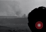 Standbild Artillerie shell Hits Tambach Deutschland, 1945, aus Sekunde 34 historischem Filmmaterial Videoclip 65675029071