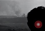 Standbild Artillerie shell Hits Tambach Deutschland, 1945, aus Sekunde 35 historischem Filmmaterial Videoclip 65675029071