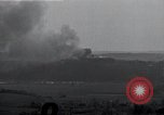 Standbild Artillerie shell Hits Tambach Deutschland, 1945, aus Sekunde 41 historischem Filmmaterial Videoclip 65675029071