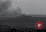 Standbild Artillerie shell Hits Tambach Deutschland, 1945, aus Sekunde 42 historischem Filmmaterial Videoclip 65675029071